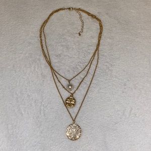 Gorgeous 3 stranded necklace